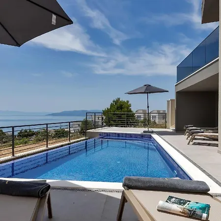 Holiday home Vip In Mit Beheiztem Pool Und 4 Schafzimmern Makarska