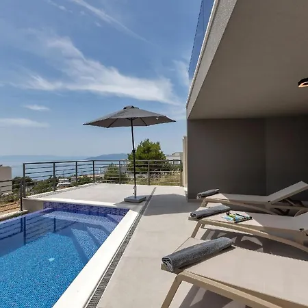 Holiday home Vip In Mit Beheiztem Pool Und 4 Schafzimmern
