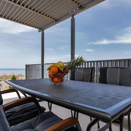 Holiday home Vip In Mit Beheiztem Pool Und 4 Schafzimmern Makarska