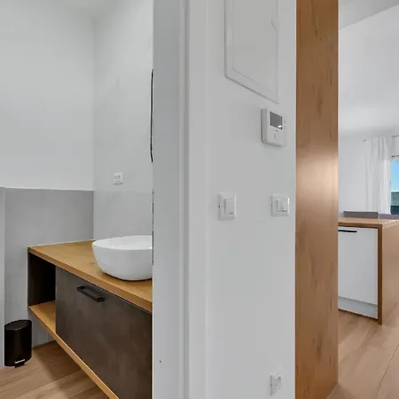 Holiday home Vip In Mit Beheiztem Pool Und 4 Schafzimmern